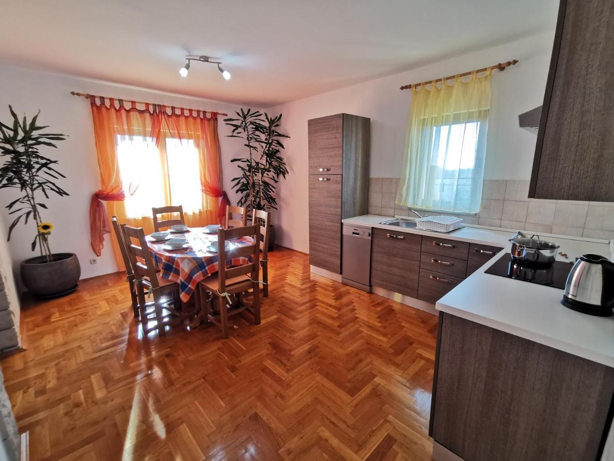 House Ana - Loborika, Pula, 4 Bedrooms Екстериор снимка